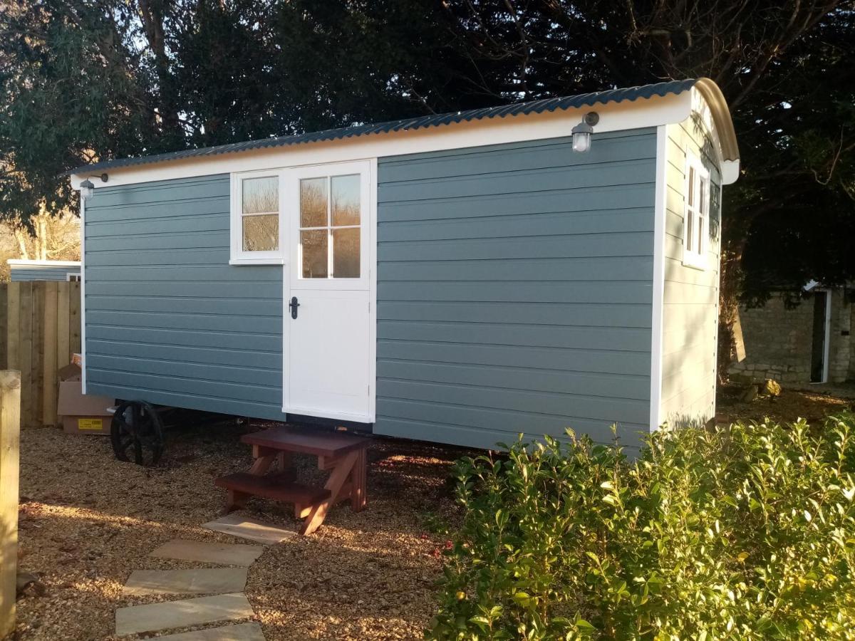 Yew Tree View Luxury Shepherd'S Hut Sturminster Newton Exterior foto
